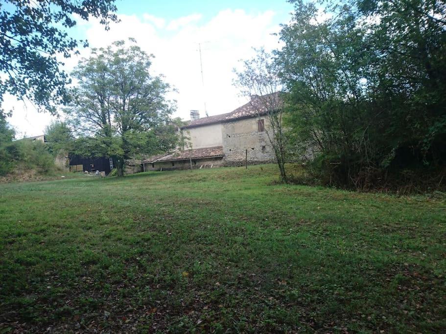 Location Meublee Au Milieu D'Un Ecrin De Verdure Aux Vieux Fours Noaillac Экстерьер фото